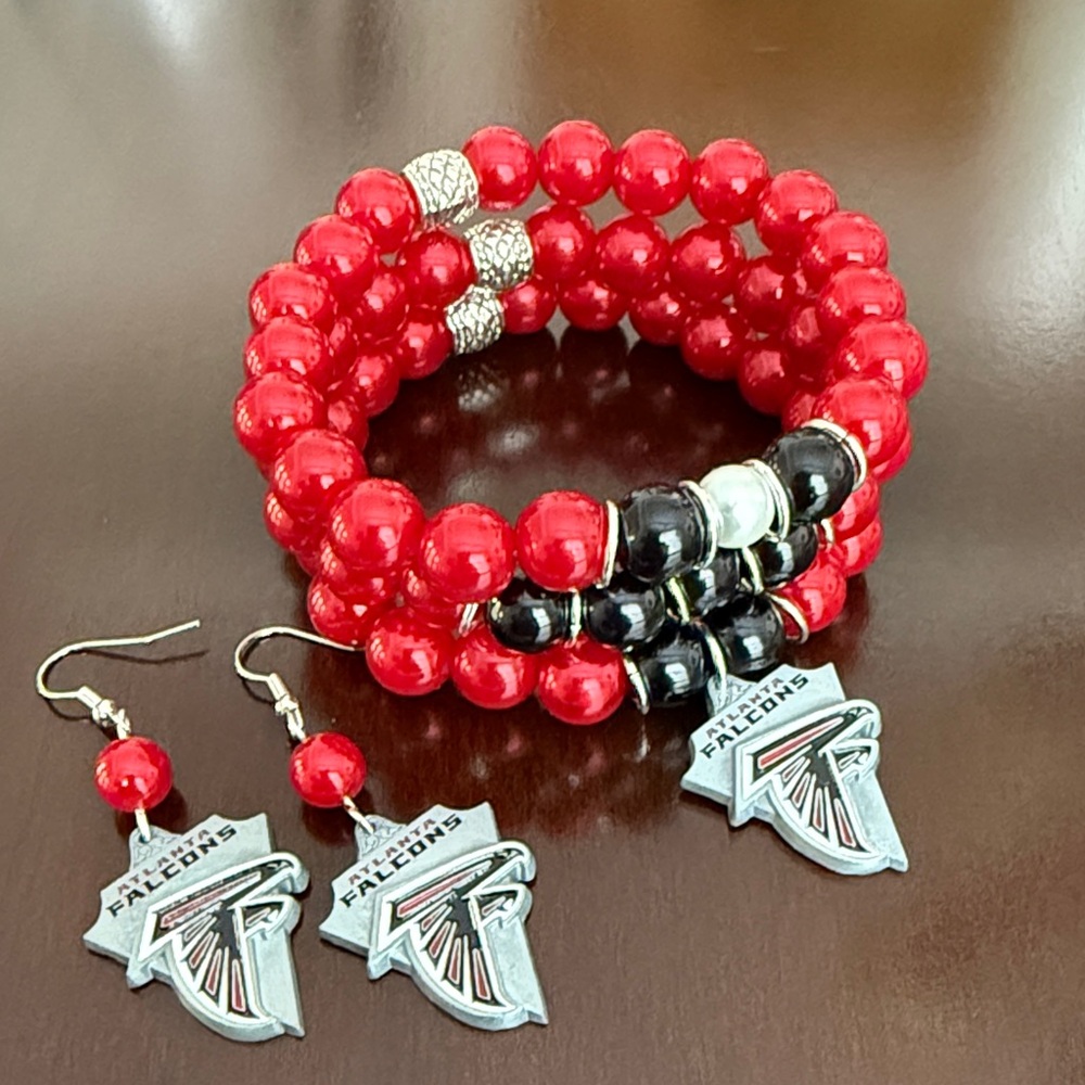 Elegant Red Pearls and Black Beaded Bracelet Set